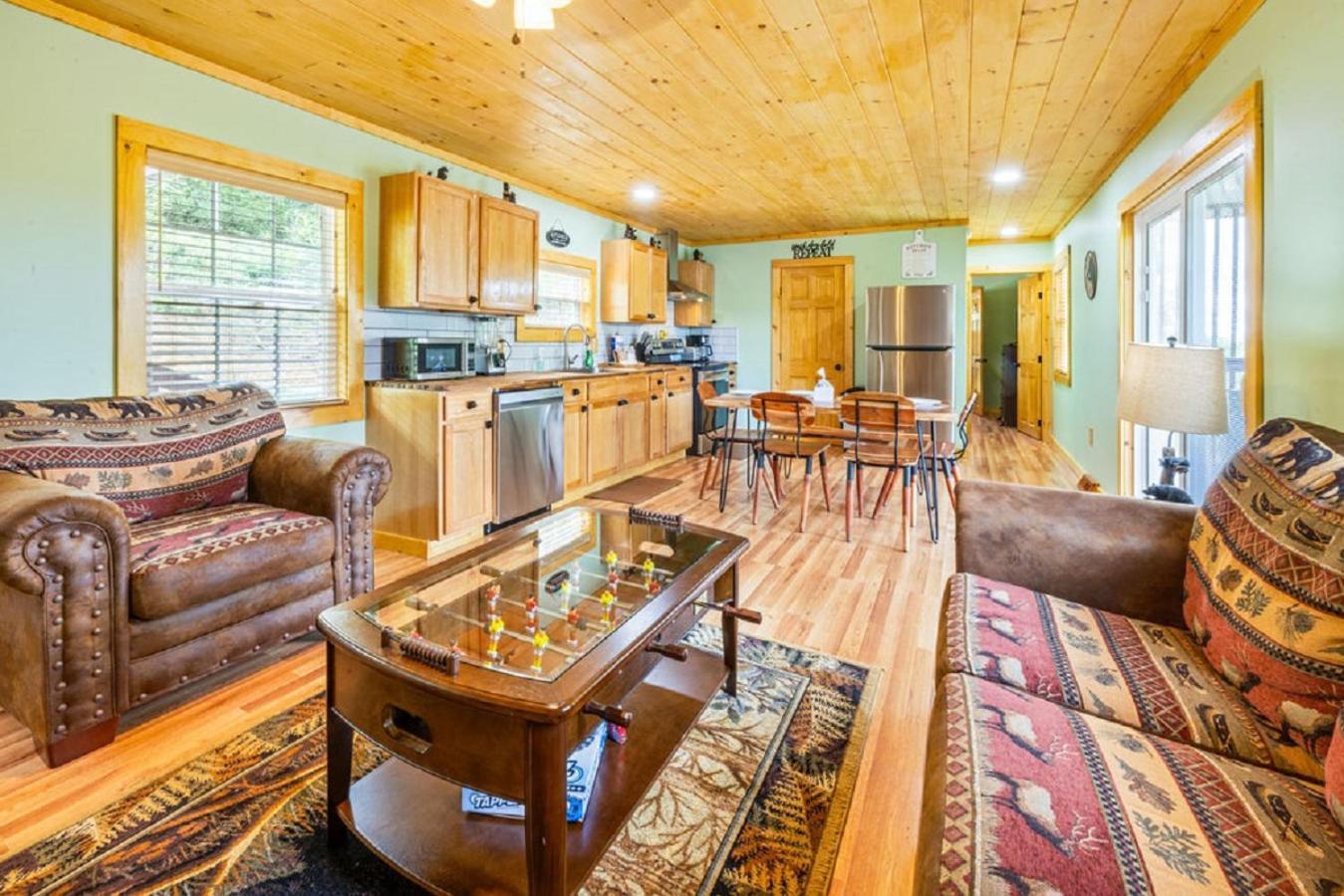 Brand New Tiny Cabin! A Bearly Adventure セバービル エクステリア 写真